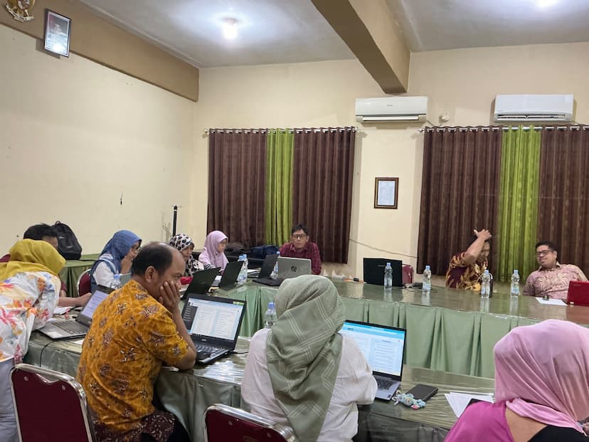 Pelatihan Digital Pembelajaran LMS Universitas PGRI Delta Terhadap Para Dosen cover